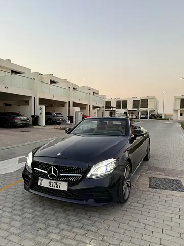 LADY DRIVEN CLEAN MERCEDES C300