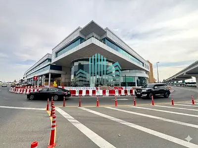 PRIME SHOP FOR RENT | EASY ACCESS TO METRO | READY TO MOVE