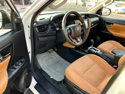 2022 Toyota FORTUNER 照片 10