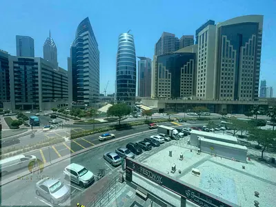 Prime location|| Near metro || Bills included