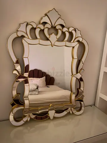 Elegant Decorative Mirror