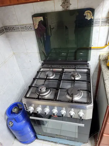Gas Range with Oven and Cooking Top