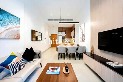 Genuine Resale | High Ceilings | 1 +Study