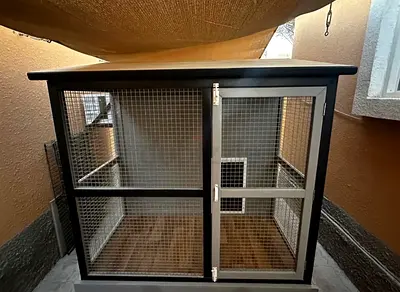 Dog house for urgent sale
