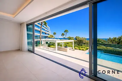 PALM SEA VIEW | PRIVATE BEACH | RESORT LIFESTYLE