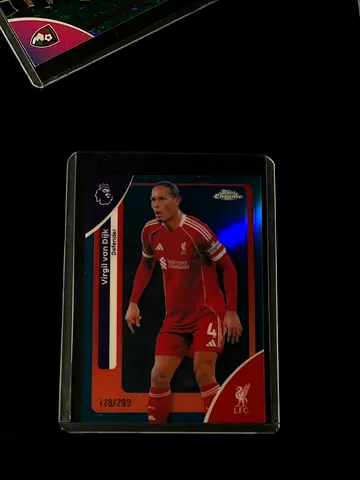 (128/299)Van Dijk Topps Chrome 2025-26 - Teal Refractor (#116) Mint.