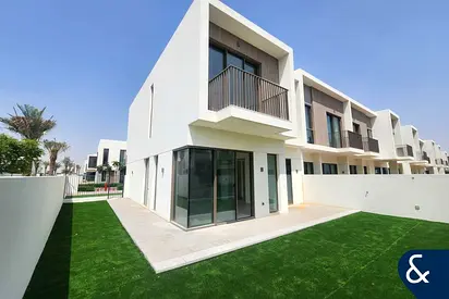 Sleek Style | 3 Balconies | Amazing Location