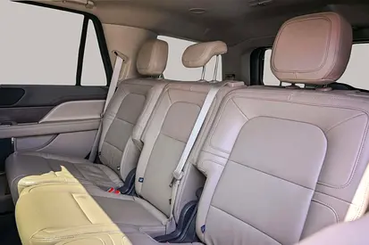 صورة 13 لـ 2022 Lincoln NAVIGATOR