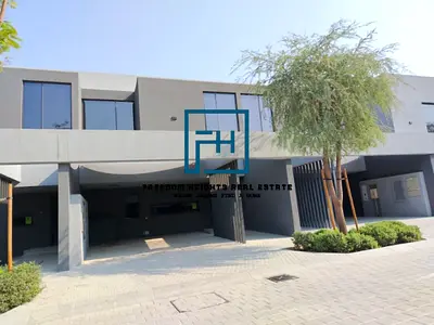 MIDDLE UNIT | FREEHOLD | FULLY PAID | GOOD LOCATION