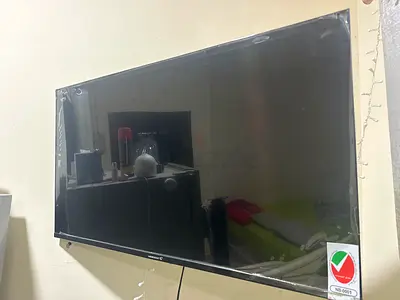 43 inch Videocon Smart TV with 180 degree tv bracket