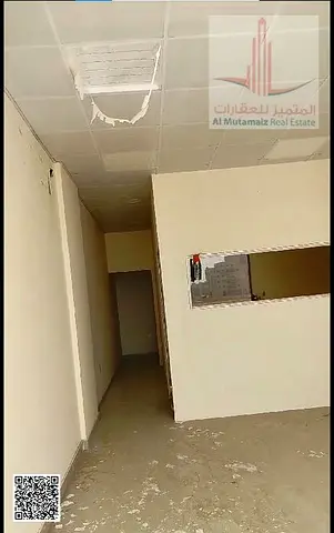 محل تجاري للإيجار في الجرف الصناعية بمساحة كبيرة تتجاوز 37 متر مربع بسعر استثنائي لا مثيل له في السوق موقع مميز مناسب لجميع الأنشطة التجارية والاستثما