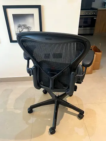 Herman miller Aeron size C fully loaded