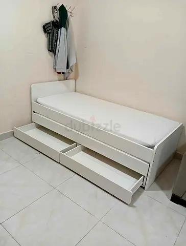 Slakt bed  with 2 Ikea mattresses and 2 storage drawers