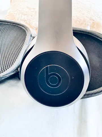 Beats Solo3 Wireless Headphones – Black