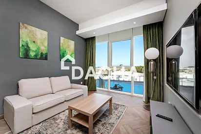 Modern | ALL BILLS INCLUDED | Sea View