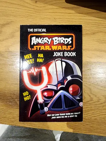 Angry Birds Star Wars joke book