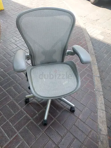.Model Herman Miller Aeron Classic Chair Gray Color Size C