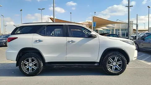 2022 Toyota FORTUNER — фото 8