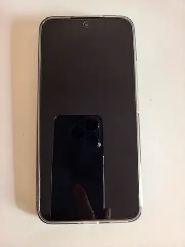 HONOR 400 - Black 1100 AED - Almost brand new