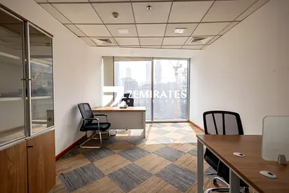 مكتب الخليج التجاري | ذا باينري | إطلالة على القناة وبرج خليفة