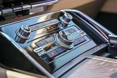 صورة 16 لـ 2022 Lincoln NAVIGATOR