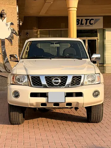 Nissan Patrol Safari 2021 White GCC Low km Clean Car