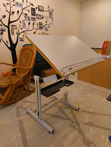 Adjustable Drafting Table