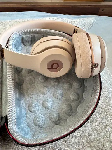 Beats Solo3 Wireless Headphones – Gold