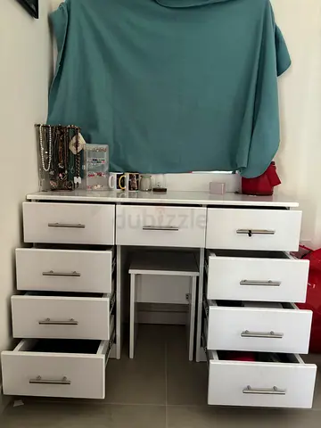 Stylish White Dresser with 9 Drawers