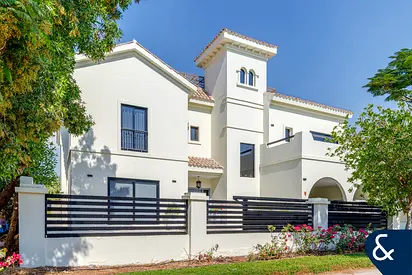 Upgraded Valencia | 5 Bedrooms | Large Plot