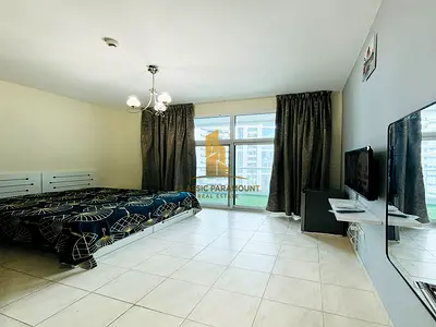 Bright &amp; Spacious | Close to Metro | About Vacate