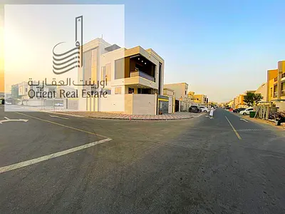 فيلا زاوية للبيع بعجمان منطقة الزاهية مع مسبح داخلي 4 غرف نوم ماستر مع مطبخ حديث وبانتري مع باركينج داخلي وخارجي تملك حر لجميع الجنسيات .