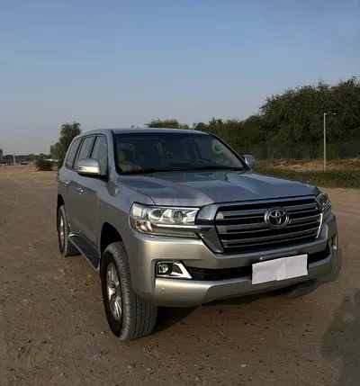 Toyota Land Cruiser EXR 4.0L - SUV – 2018 – GCC Specs (note inspection report Dubizzle’s 8.1/10)