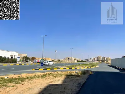 **للبيع – أرض متعددة الاستخدامات في العالية، عجمان**  **الموقع:** العالية – عجمان  **المساحة:** 400 متر مربع (4305 قدم مربع)  **تصريح البناء:** أرضي +