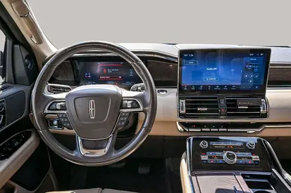 صورة 10 لـ 2022 Lincoln NAVIGATOR