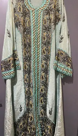 راحة وأناقة بلمسة مغربية أصيلة 🇲🇦
 اكتشفي مجموعتنا الجديدة من الجلابة المغربية والقفاطين