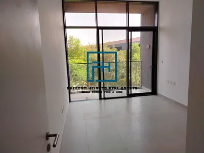 MIDDLE UNIT | FREEHOLD | FULLY PAID | GOOD LOCATION