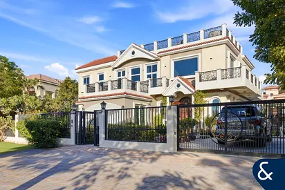 7 Bedrooms | Opposite Park | BUA 7,000 Sq. Ft
