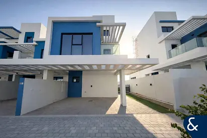 Close to Park| Landscaped | Corner Unit