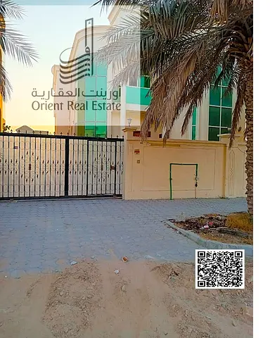 فيلا للايجار في المويهات 3 عجمان  مقابل المسجد _ مساحه 5000 قدم _5 غرف نوم ماستر بسعر مميز .