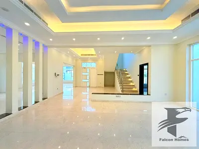 فيلا واسعة | 6 غرف نوم + خادمة + سائق | منطقة حديق