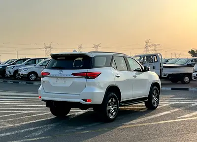 2022 Toyota FORTUNER 照片 8