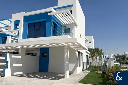 TRUE CORNER | LANDSCAPED | CLOSE TO HUB