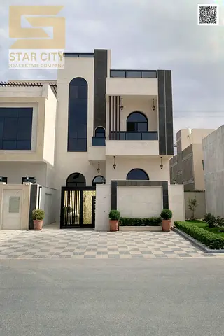For sale: 5-bedroom townhouse with roof terrace – registration fees included