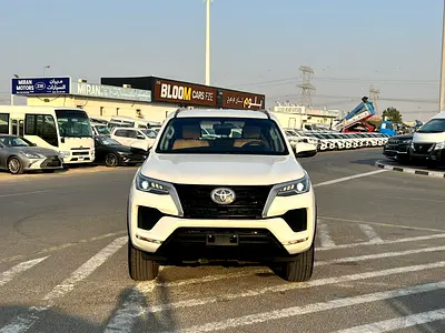 2022 Toyota FORTUNER 照片 2