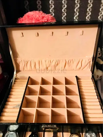 Elegant Watch and Jewelry Organizer