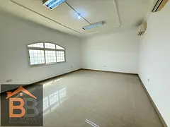 Very Big 3Bhk Apt With Maid Room And Wardrobe