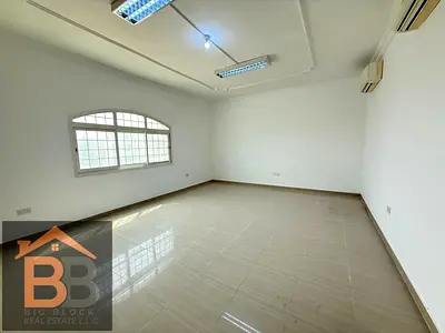 Very Big 3Bhk Apt With Maid Room And Wardrobe