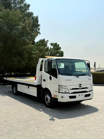 Hino 300 Recovery Pickup Clean Title Beautiful Condition, Low Mileage
