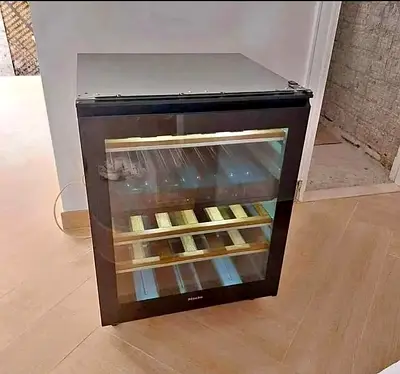 Miele 40 bottle built in wine fridge